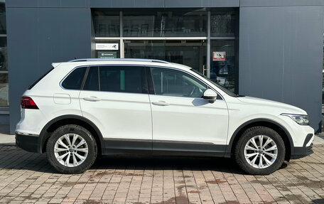 Volkswagen Tiguan II, 2021 год, 2 799 000 рублей, 3 фотография