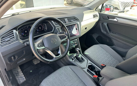 Volkswagen Tiguan II, 2021 год, 2 799 000 рублей, 10 фотография