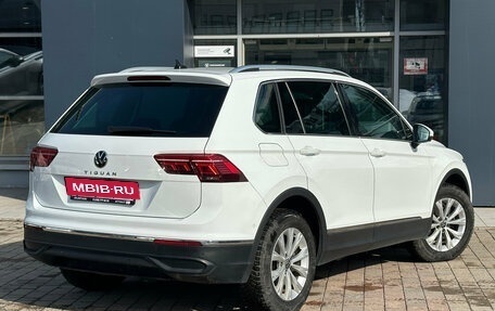 Volkswagen Tiguan II, 2021 год, 2 799 000 рублей, 6 фотография