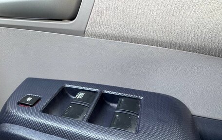 Honda Insight II рестайлинг, 2010 год, 700 000 рублей, 10 фотография