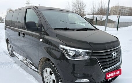 Hyundai Grand Starex Grand Starex I рестайлинг 2, 2020 год, 3 950 000 рублей, 2 фотография