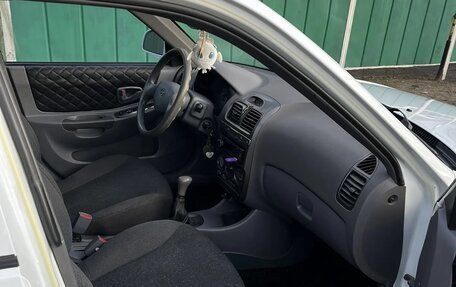 Hyundai Accent II, 2011 год, 580 000 рублей, 2 фотография