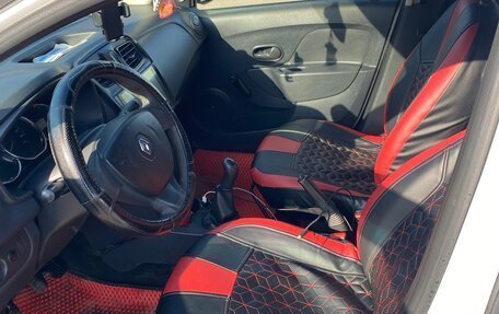 Renault Logan II, 2018 год, 580 000 рублей, 7 фотография