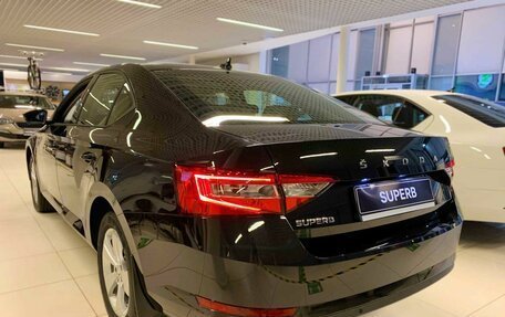 Skoda Superb III рестайлинг, 2025 год, 3 890 000 рублей, 2 фотография