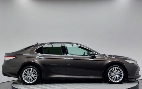 Toyota Camry, 2018 год, 2 749 000 рублей, 4 фотография