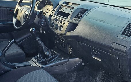 Toyota Hilux VII, 2014 год, 1 700 000 рублей, 8 фотография