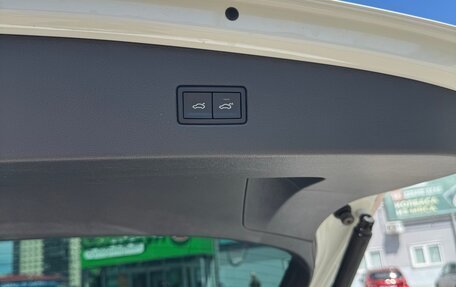 Volkswagen Tiguan II, 2018 год, 2 100 000 рублей, 12 фотография