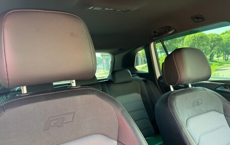 Volkswagen Tiguan II, 2018 год, 2 100 000 рублей, 24 фотография