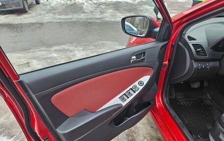 Hyundai Solaris II рестайлинг, 2011 год, 930 000 рублей, 6 фотография