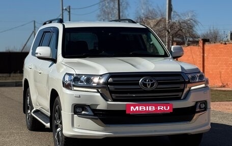 Toyota Land Cruiser 200, 2020 год, 6 700 000 рублей, 2 фотография