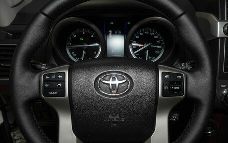 Toyota Land Cruiser Prado 150 рестайлинг 2, 2015 год, 3 800 000 рублей, 9 фотография