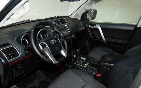 Toyota Land Cruiser Prado 150 рестайлинг 2, 2015 год, 3 800 000 рублей, 5 фотография