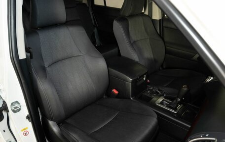 Toyota Land Cruiser Prado 150 рестайлинг 2, 2015 год, 3 800 000 рублей, 14 фотография