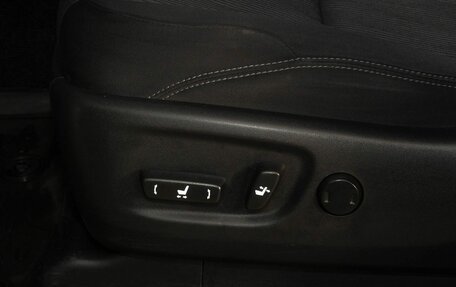 Toyota Land Cruiser Prado 150 рестайлинг 2, 2015 год, 3 800 000 рублей, 18 фотография