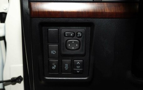 Toyota Land Cruiser Prado 150 рестайлинг 2, 2015 год, 3 800 000 рублей, 21 фотография