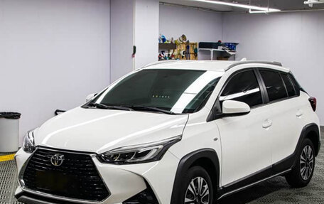 Toyota Yaris, 2022 год, 1 400 000 рублей, 2 фотография