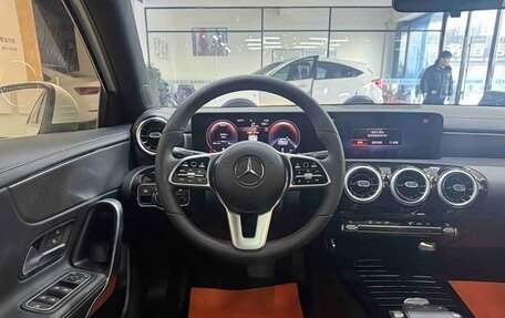 Mercedes-Benz A-Класс, 2022 год, 2 300 000 рублей, 9 фотография