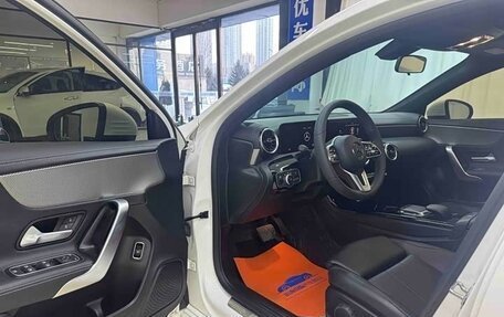 Mercedes-Benz A-Класс, 2022 год, 2 300 000 рублей, 11 фотография