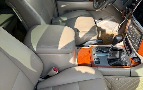 Toyota Land Cruiser 100 рестайлинг 2, 2006 год, 2 400 000 рублей, 6 фотография