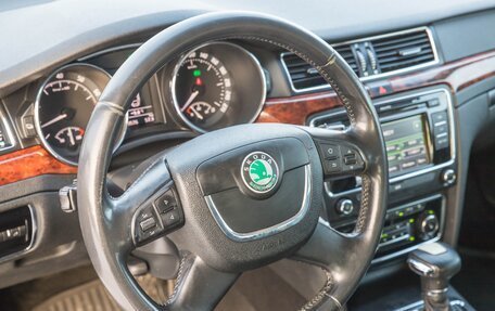 Skoda Superb III рестайлинг, 2012 год, 940 000 рублей, 13 фотография