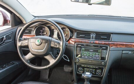 Skoda Superb III рестайлинг, 2012 год, 940 000 рублей, 8 фотография