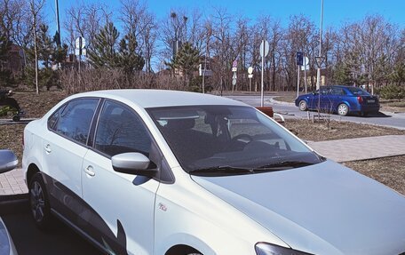 Volkswagen Polo VI (EU Market), 2011 год, 860 000 рублей, 3 фотография