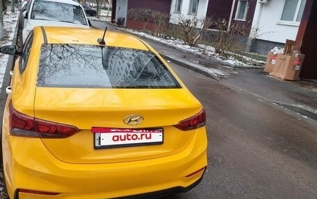 Hyundai Solaris II рестайлинг, 2018 год, 825 000 рублей, 3 фотография