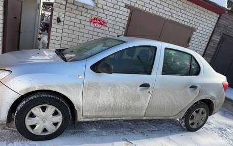 Renault Logan II, 2019 год, 700 000 рублей, 2 фотография