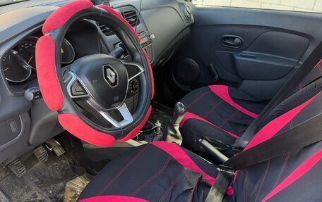 Renault Logan II, 2019 год, 700 000 рублей, 8 фотография