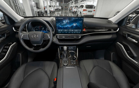 Toyota Highlander, 2025 год, 5 650 000 рублей, 8 фотография