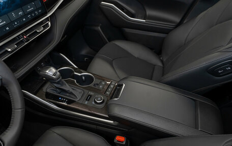 Toyota Highlander, 2025 год, 5 650 000 рублей, 21 фотография