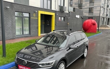 Volkswagen Passat B8 рестайлинг, 2018 год, 1 990 000 рублей, 1 фотография