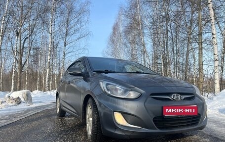 Hyundai Solaris II рестайлинг, 2011 год, 770 000 рублей, 1 фотография