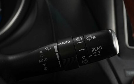 Toyota Land Cruiser Prado 150 рестайлинг 2, 2014 год, 3 499 000 рублей, 24 фотография