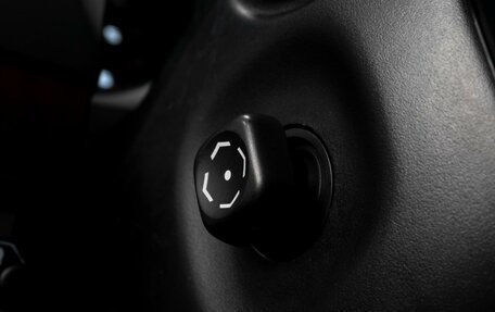 Toyota Land Cruiser Prado 150 рестайлинг 2, 2014 год, 3 499 000 рублей, 30 фотография