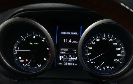 Toyota Land Cruiser Prado 150 рестайлинг 2, 2014 год, 3 499 000 рублей, 25 фотография