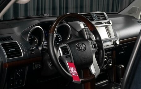 Toyota Land Cruiser Prado 150 рестайлинг 2, 2014 год, 3 499 000 рублей, 26 фотография