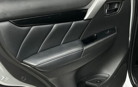 Mitsubishi Pajero Sport III рестайлинг, 2017 год, 3 420 000 рублей, 13 фотография