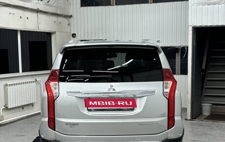 Mitsubishi Pajero Sport III рестайлинг, 2017 год, 3 420 000 рублей, 6 фотография