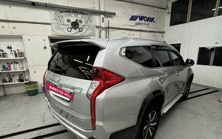 Mitsubishi Pajero Sport III рестайлинг, 2017 год, 3 420 000 рублей, 8 фотография