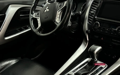 Mitsubishi Pajero Sport III рестайлинг, 2017 год, 3 420 000 рублей, 18 фотография