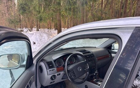 Volkswagen Touareg III, 2004 год, 650 000 рублей, 7 фотография