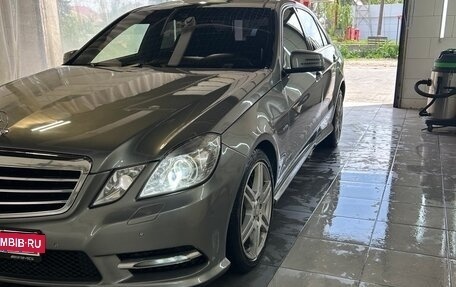 Mercedes-Benz E-Класс, 2012 год, 1 900 000 рублей, 3 фотография