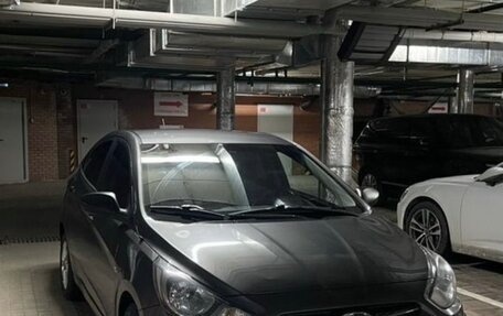 Hyundai Solaris II рестайлинг, 2013 год, 550 000 рублей, 1 фотография