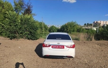 Hyundai Sonata VI, 2011 год, 650 000 рублей, 1 фотография