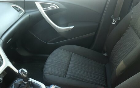 Opel Astra J, 2012 год, 710 000 рублей, 14 фотография