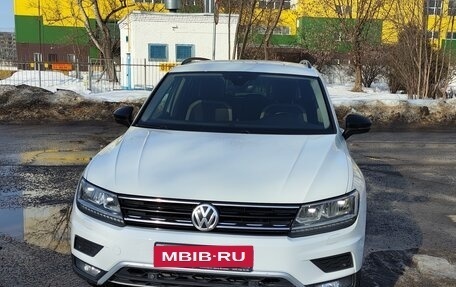 Volkswagen Tiguan II, 2019 год, 2 480 000 рублей, 4 фотография