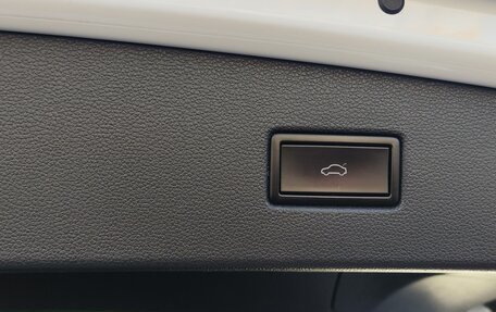 Volkswagen Tiguan II, 2019 год, 2 480 000 рублей, 19 фотография