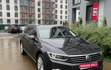 Volkswagen Passat B8 рестайлинг, 2018 год, 1 990 000 рублей, 2 фотография