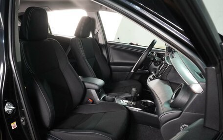 Toyota RAV4, 2017 год, 2 600 000 рублей, 8 фотография